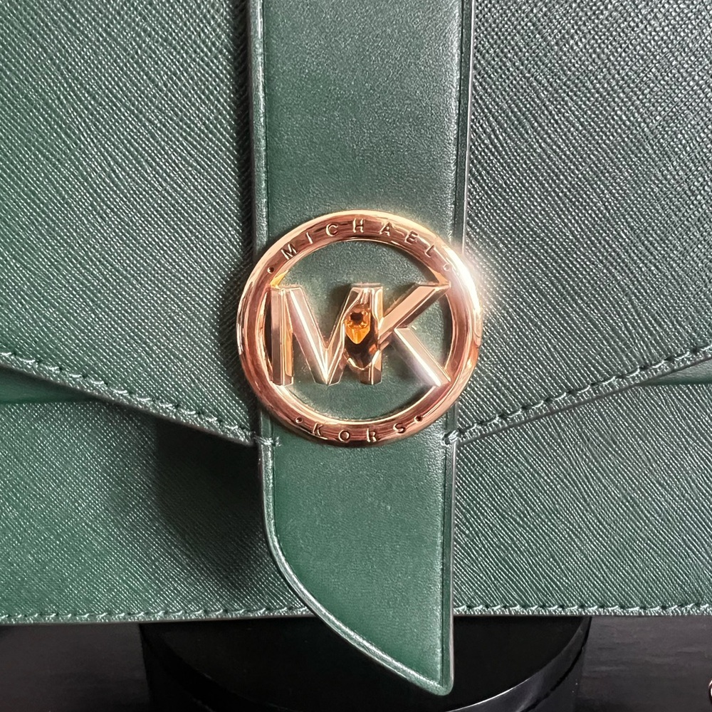MICHAEL KORS
Greenwich Small Saffiano Leather Crossbody Bag - Picture 3 of 10